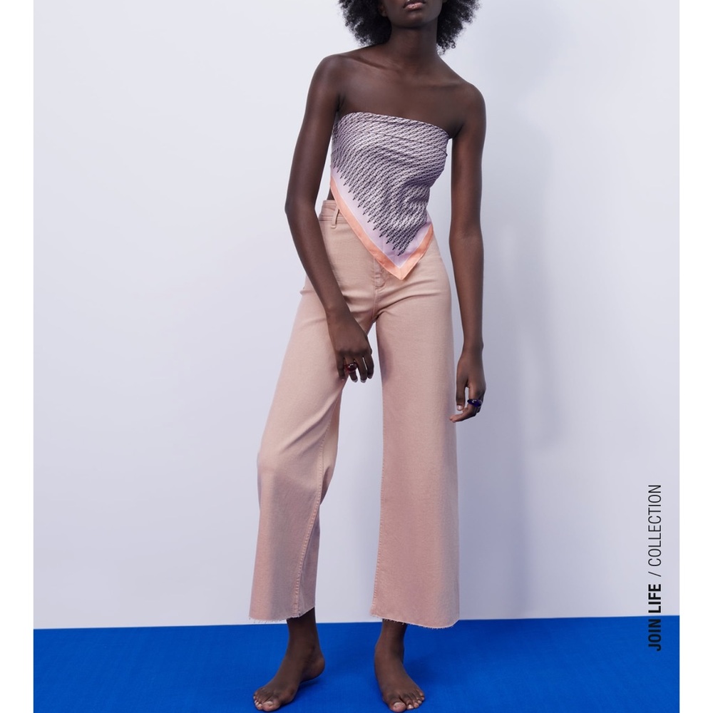 Blush pink colour. Never worn, only tried on.